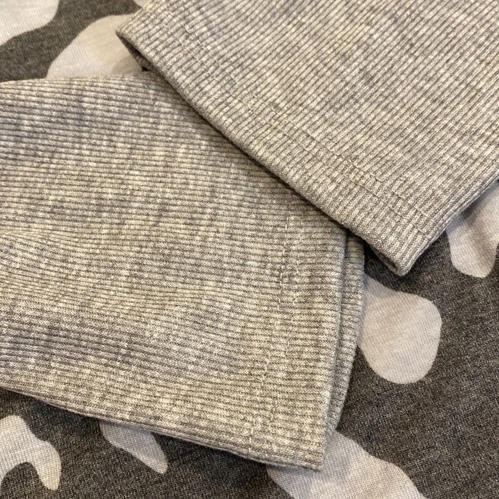 New Sew In Live Sz L Gray Animal Print Baby Doll Top With Pockets - Picture 7 of 9